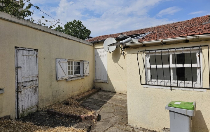 Maison   BAGNOLET  42 m2 280 000 € 